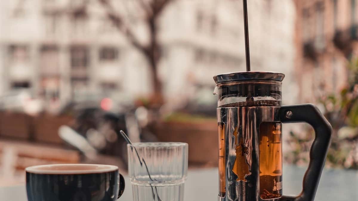 Créateurs ShareChat à Monténégro : Négocier un contrat annuel sans galère