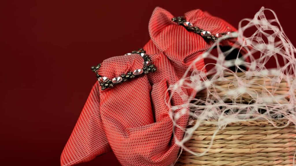 "Guide pratique pour createurs francais: comment contacter et convaincre des marques canadiennes sur Etsy pour co-creer des bundles exclusifs."