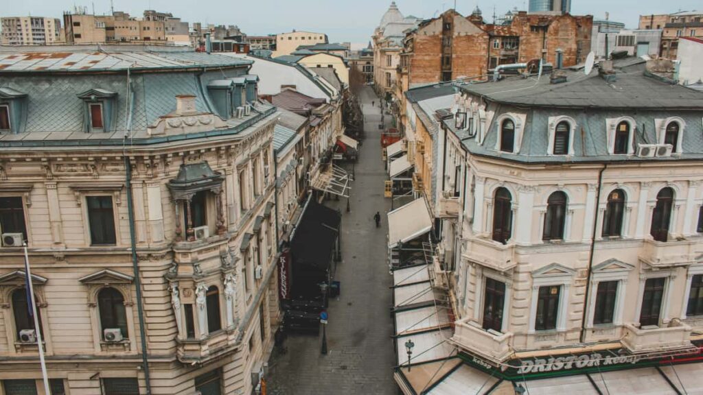 Guide pratique pour createurs francais : comment approcher les marques australiennes sur Moj et produire des videos courtes brandees qui convertissent en 2025.