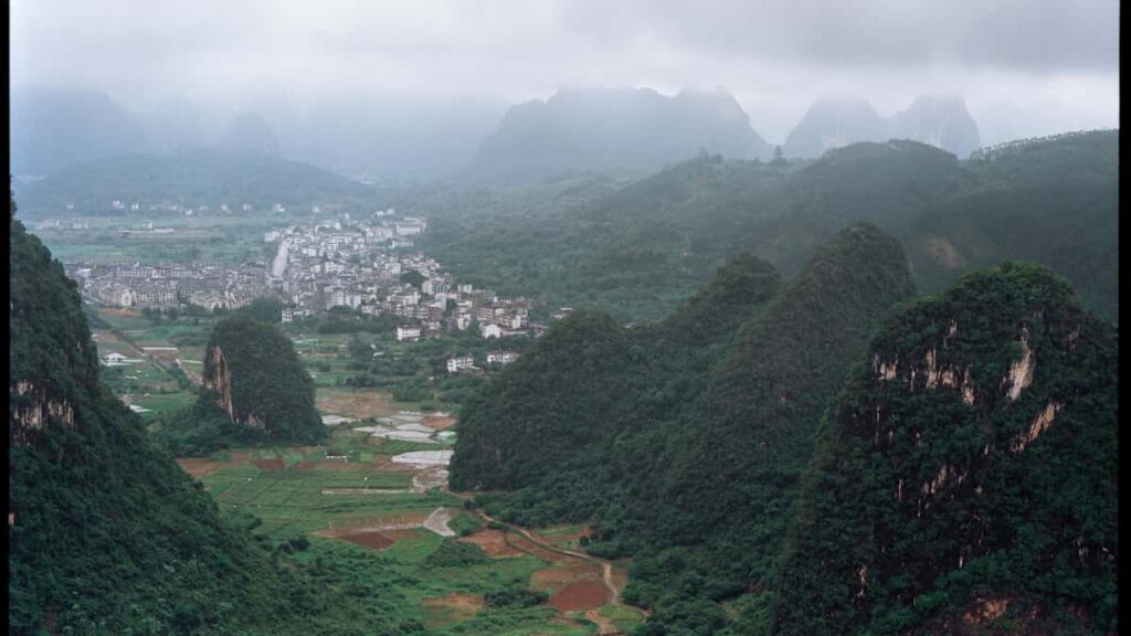 Guide pratique pour les annonceurs francais: comment identifier et lancer des tutos maquillage avec creatrices de Macedoine du Nord via WhatsApp.