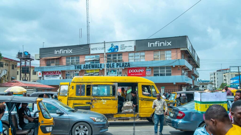 Guide pratique pour createurs francais: comment approcher des marques hongroises presentes sur Disney Plus et produire des videos temoignages efficaces.