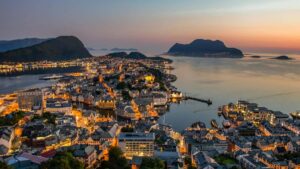 Guide pratique pour les annonceurs francais : comment identifier, evaluer et collaborer avec des createurs LinkedIn bases en Colombie pour booster l'engagement social.