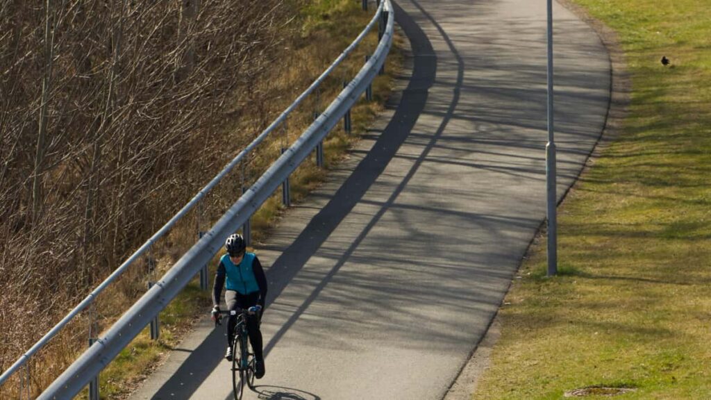 Guide pratique pour createurs en France : comment identifier, contacter et convaincre des marques chypriotes de participer a des lancements beta exclusifs sur HBO Max tactiques, canaux et risques a connaitre.