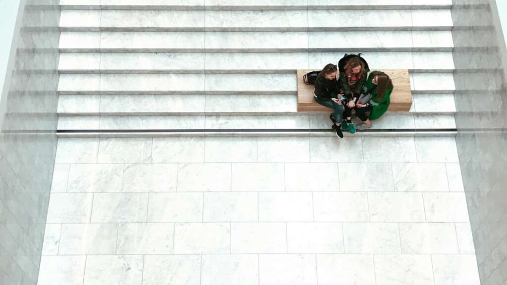 Guide pratique pour les annonceurs francais : comment trouver et activer des createurs Discord en Roumanie pour booster la notoriete produit a l'international.