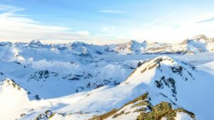 Guide pratique pour createurs en France: comment approcher les marques suedoises actives sur Hulu afin de produire des videos GRWM efficaces et remuneratrices.